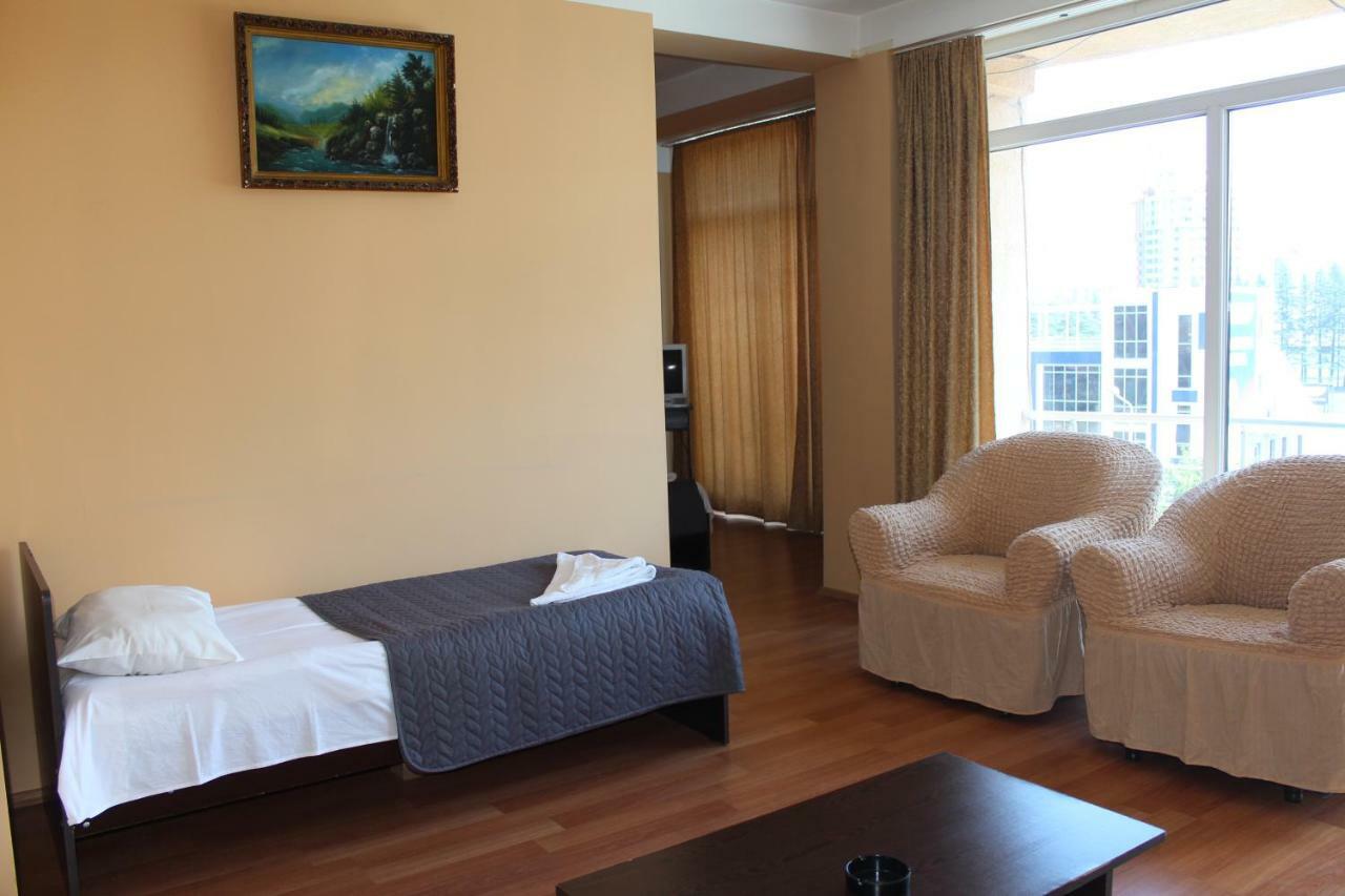 Eleganti Hotel Batumi Exterior foto
